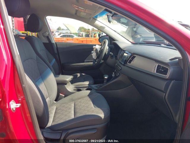 KNDCB3LC9K5319644 KIA NIRO LX