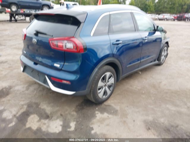 KNDCB3LC2J5137444 KIA NIRO LX