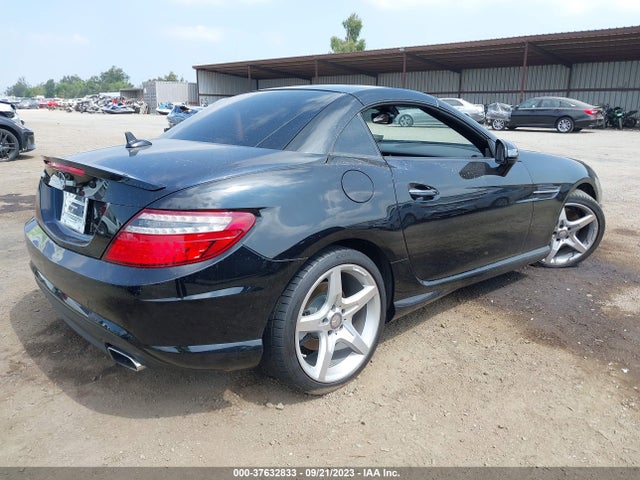 2016 Mercedes-Benz SLK-Class, VIN: WDDPK3JA5GF117782