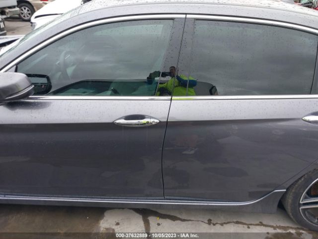 1HGCR3F92HA015620 Honda Accord Sedan Touring