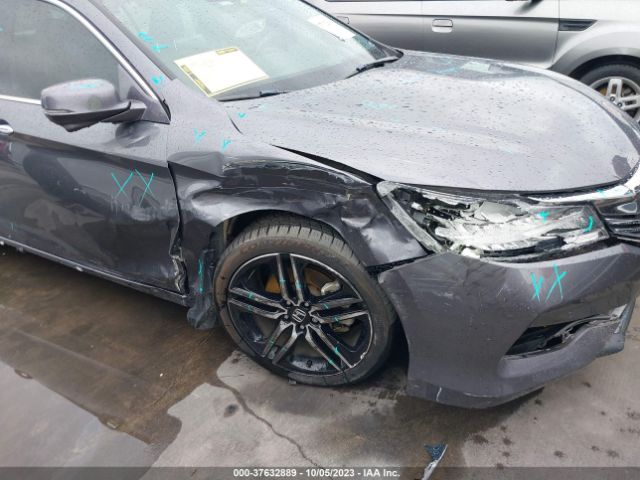 1HGCR3F92HA015620 Honda Accord Sedan Touring