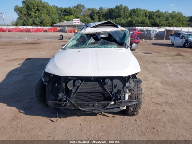 1C4RDJAG8JC372392 Dodge Durango Sxt