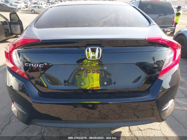 Honda Civic Sedan Lx 2018 2HGFC2F66JH601260 Image 16