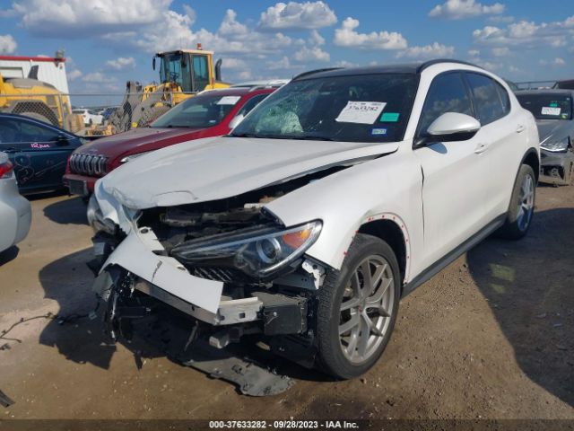 2018 ALFA ROMEO STELVIO ZASFAKNN1J7C18813 Photo 1
