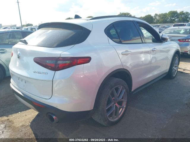 2018 ALFA ROMEO STELVIO ZASFAKNN1J7C18813 Photo 3
