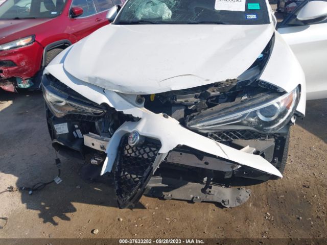 2018 ALFA ROMEO STELVIO ZASFAKNN1J7C18813 Photo 5