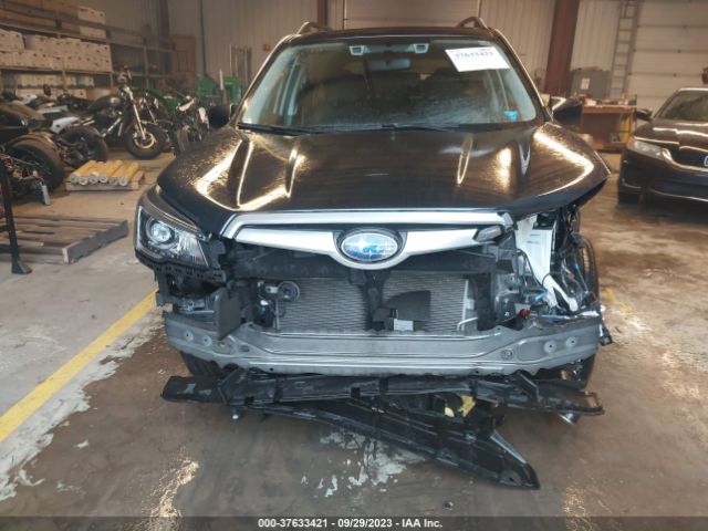 JF2SKAEC2KH499630 Subaru Forester Premium