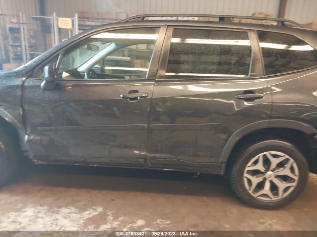JF2SKAEC2KH499630 Subaru Forester Premium