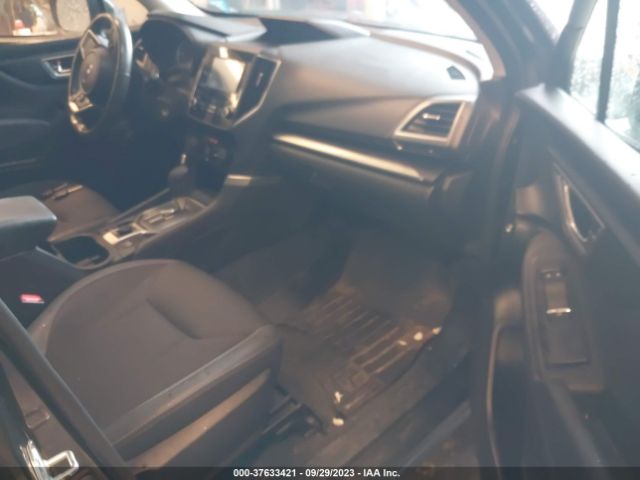 JF2SKAEC2KH499630 Subaru Forester Premium