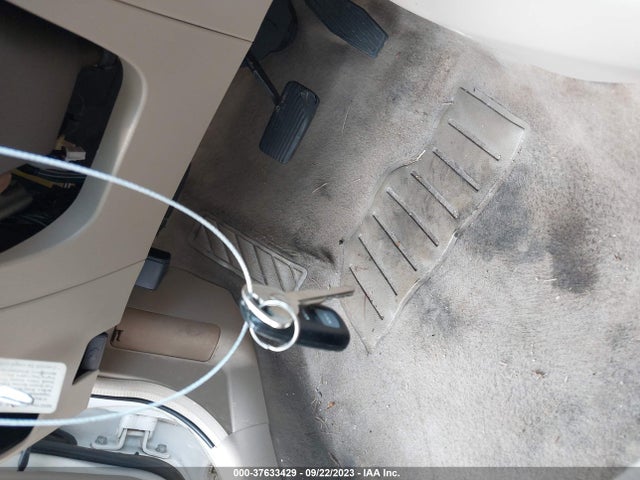 2001 MAZDA PROTEGE LX/ES VIN: JM1BJ225210471045