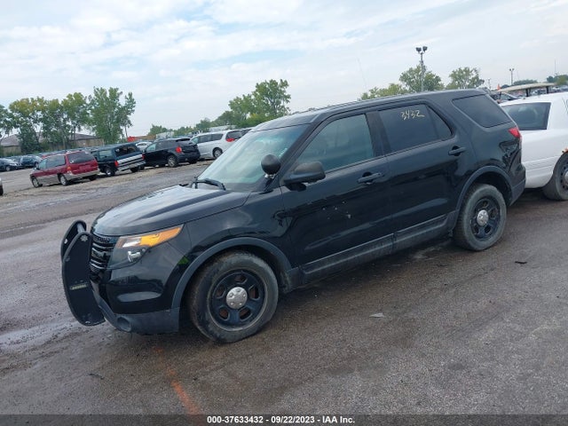 Ford UTILITY POLICE 2015 1FM5K8AR2FGA70249 Image 2
