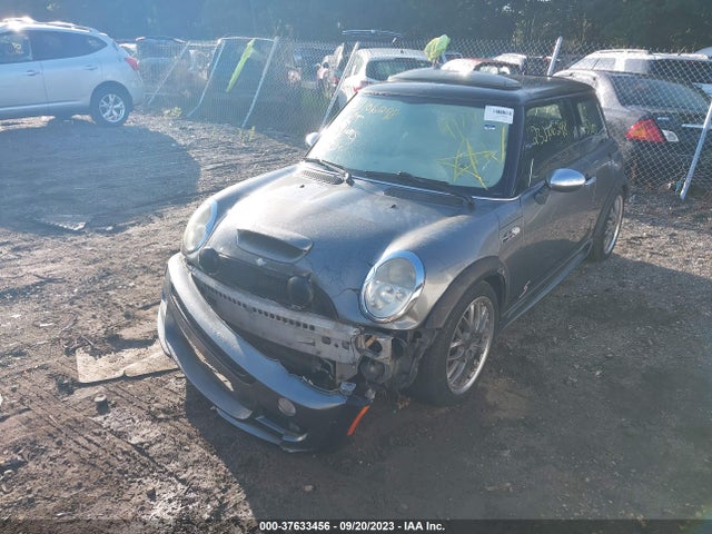 2004 MINI COOPER HARDTOP S VIN: WMWRE33474TD87336