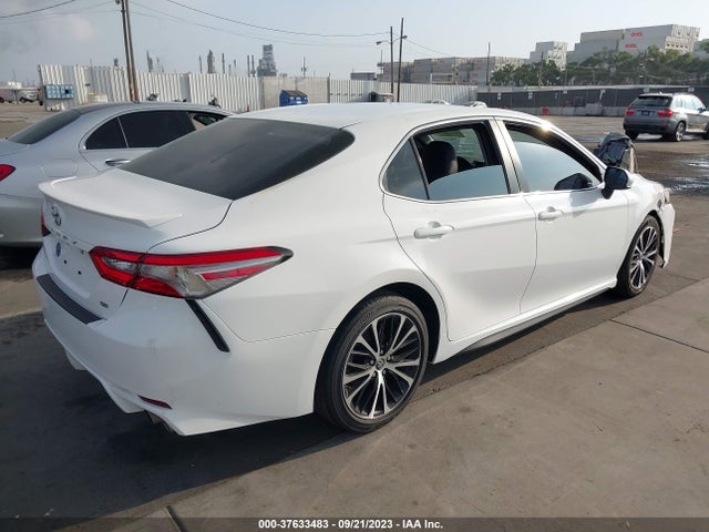 Toyota CAMRY SE 2018 4T1B11HK3JU111410 Image 4