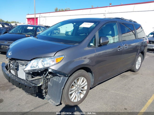 Toyota Sienna Xle Auto Access 2017 5TDYZ3DC6HS794638 Image 2