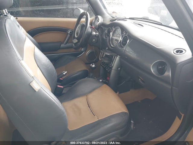 2005 MINI COOPER CONVERTIBLE WMWRF33435TF60588 Photo 4