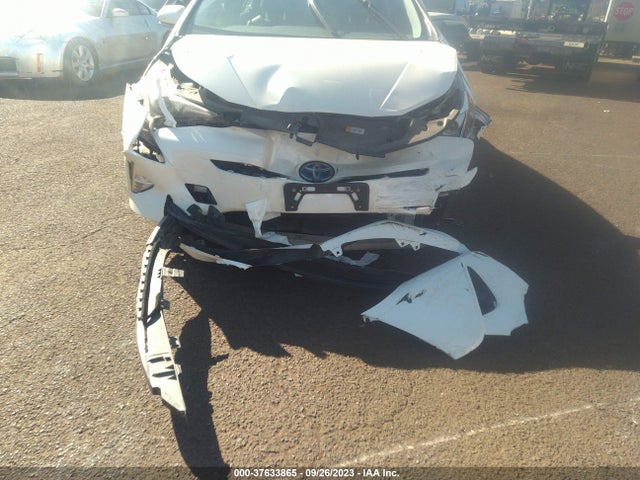 Toyota Prius Three Touring 2016 JTDKARFU2G3018528 Image 6