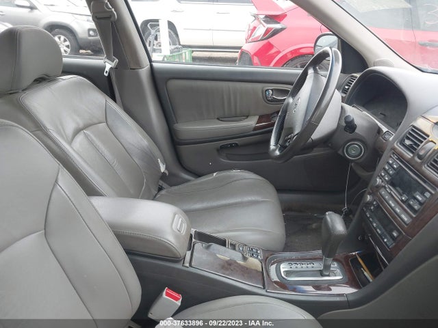 2001 INFINITI I30 LUXURY VIN: JNKCA31A41T016736