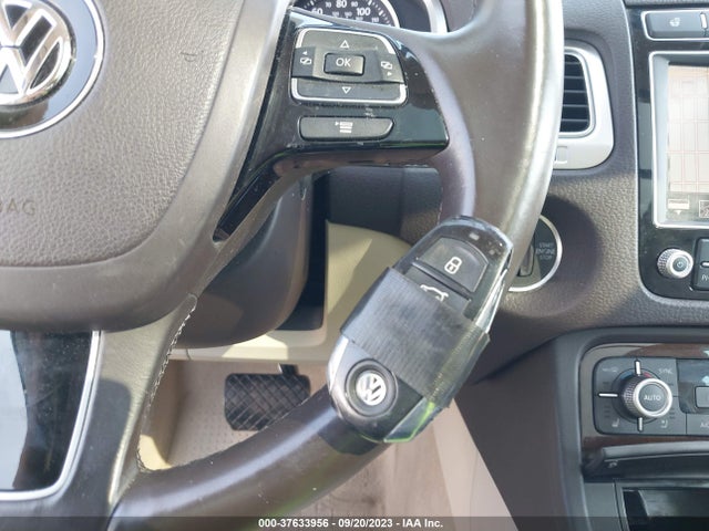 WVGEF9BP9GD005120 Volkswagen Touareg Lux