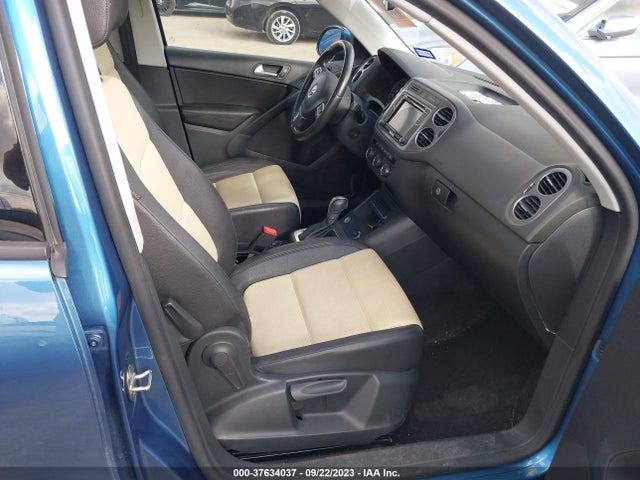 WVGAV7AX3HK020703 Volkswagen TIGUAN