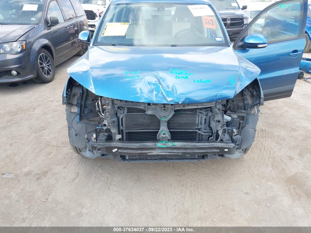 WVGAV7AX3HK020703 Volkswagen TIGUAN