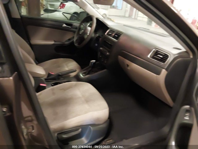 3VW2K7AJ9EM275855 Volkswagen Jetta Sedan S