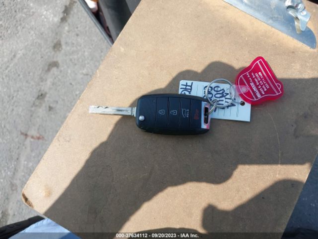 KNDJN2A23G7836100 KIA Soul Base
