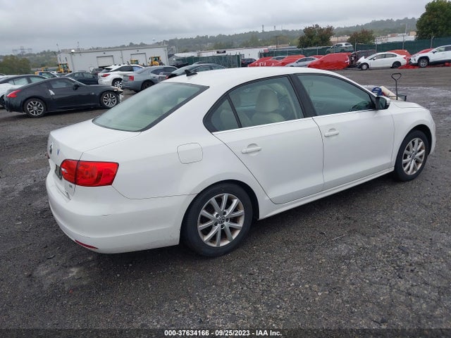 3VWB17AJ7EM206648 Volkswagen Jetta Sedan Se W/connectivity/sunroof