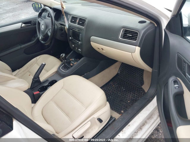 3VWB17AJ7EM206648 Volkswagen Jetta Sedan Se W/connectivity/sunroof