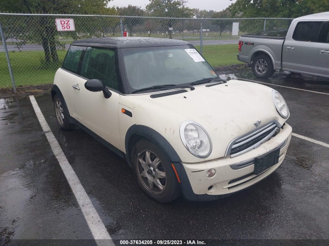 2006 MINI COOPER HARDTOP WMWRC33556TJ78384 Photo 0