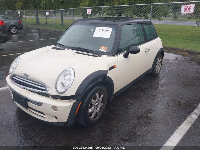 2006 MINI COOPER HARDTOP WMWRC33556TJ78384 Photo 1