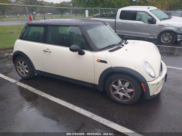 2006 MINI COOPER HARDTOP WMWRC33556TJ78384 Photo 3