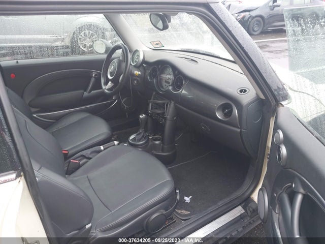 2006 MINI COOPER HARDTOP WMWRC33556TJ78384 Photo 4