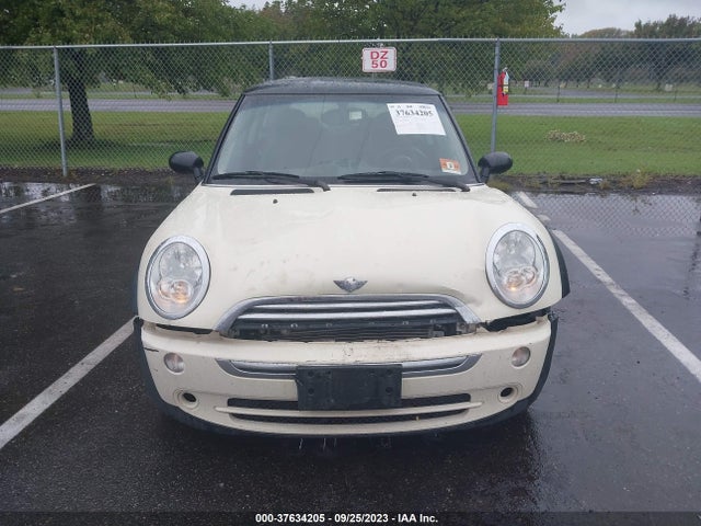 2006 MINI COOPER HARDTOP WMWRC33556TJ78384 Photo 5
