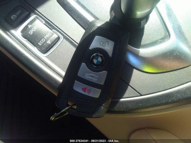 WBA8A3C57JA494407 BMW 3 Series 320i Xdrive
