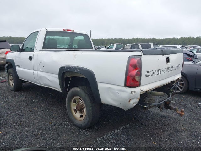 2005 CHEVROLET SILVERADO 2500HD WORK TRUCK VIN: 1GCHK24U55E182293