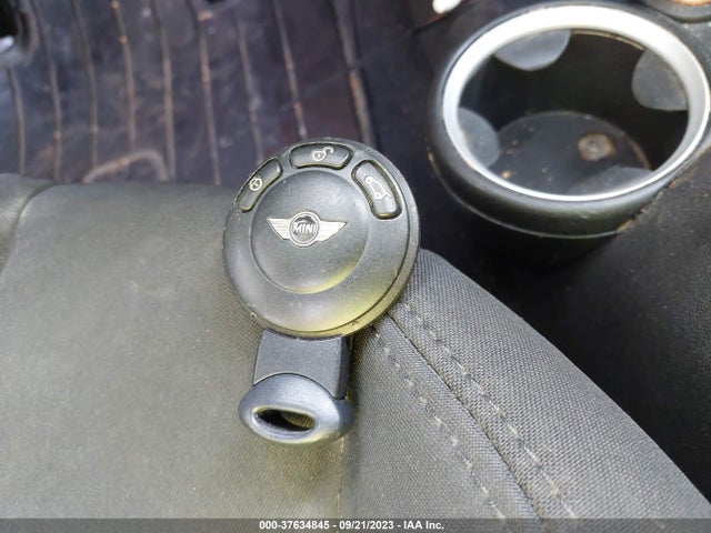2010 MINI COOPER HARDTOP WMWMF7C54ATZ72004 Photo 10