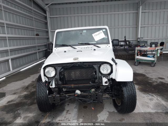 1C4HJWEG8FL737852 Jeep Wrangler Unlimited Sahara