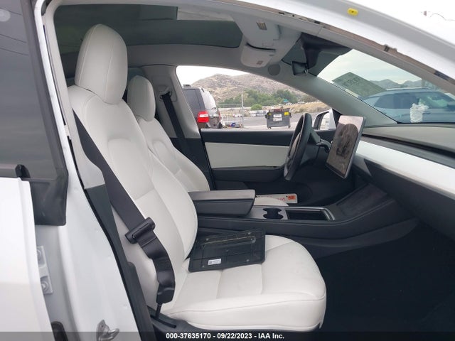 5YJYGAEE5MF158205 Tesla Model Y Long Range