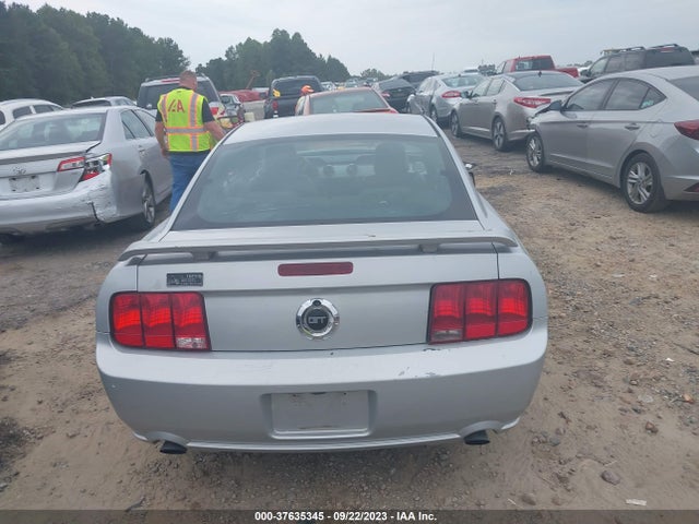2005 FORD MUSTANG GT VIN: 1ZVFT82H855258101