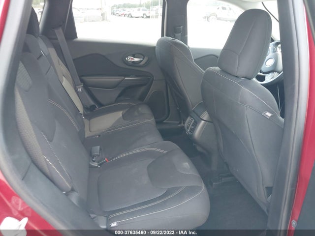 1C4PJLCB0GW302647 Jeep Cherokee Latitude