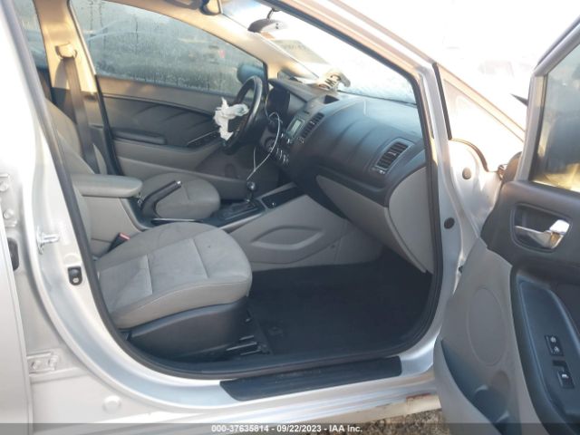 KNAFX4A84E5060033 KIA FORTE EX