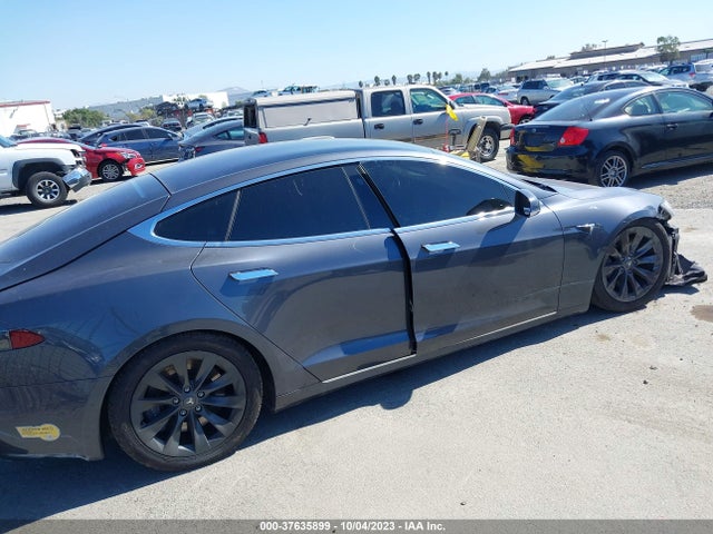 Tesla Model S 75d/p100d/100d 2018 5YJSA1E28JF272787 Image 4