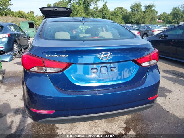 Hyundai ELANTRA SE 2015 5NPDH4AE2FH618556 Image 16