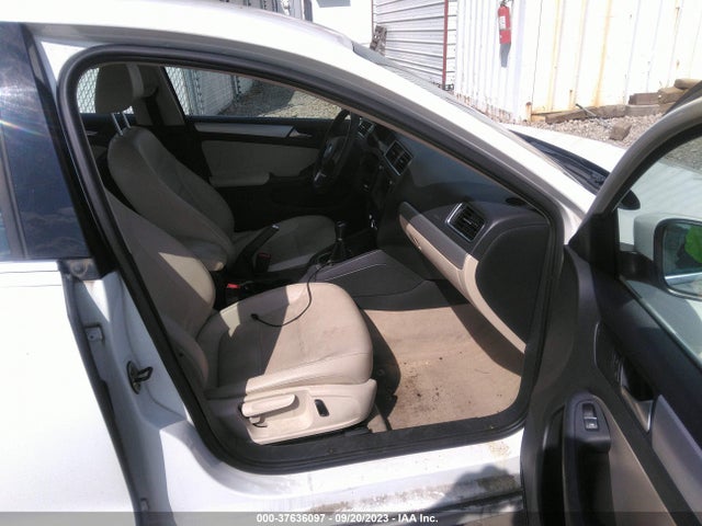 2013 VOLKSWAGEN JETTA SEDAN SE VIN: 3VWBP7AJ3DM397899