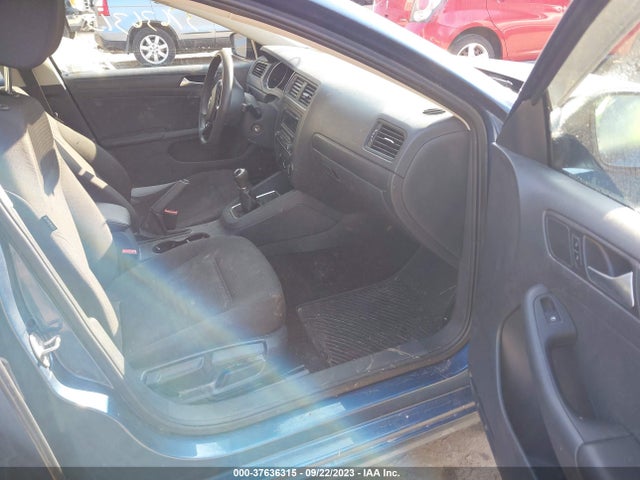 3VW1K7AJ7FM334902 Volkswagen Jetta Sedan 2.0l S
