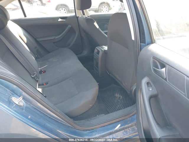3VW1K7AJ7FM334902 Volkswagen Jetta Sedan 2.0l S