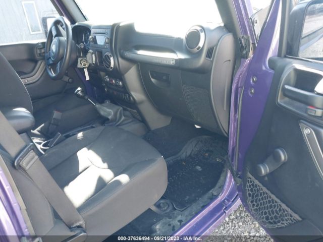 1C4BJWDG5HL669486 Jeep Wrangler Unlimited Sport