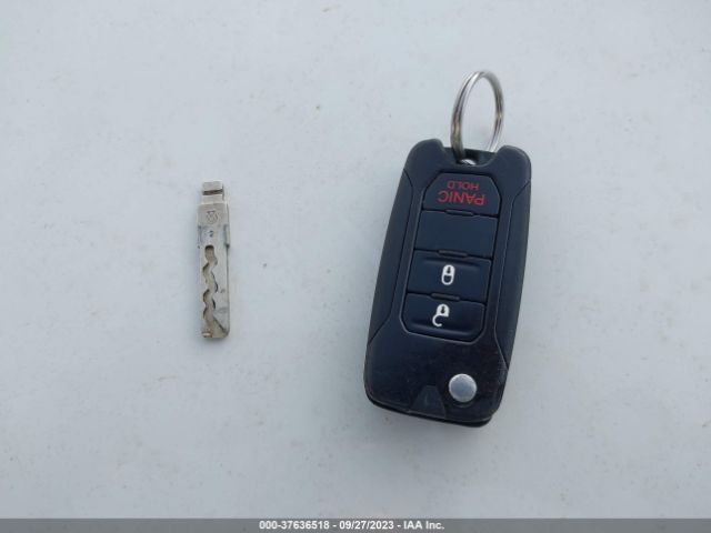 ZACCJABT1FPB92829 Jeep Renegade Latitude