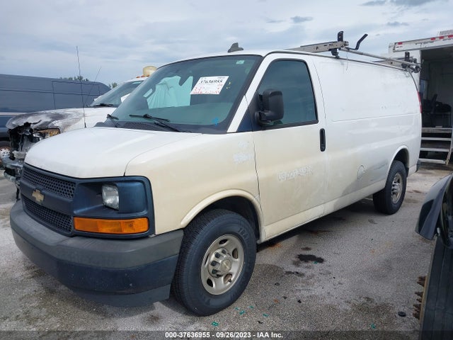Chevrolet EXPRESS CARGO VAN 2017 1GCWGAFF1H1202567 Image 2