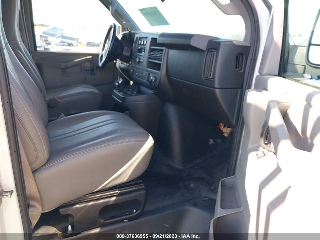 Chevrolet EXPRESS CARGO VAN 2017 1GCWGAFF1H1202567 Image 5
